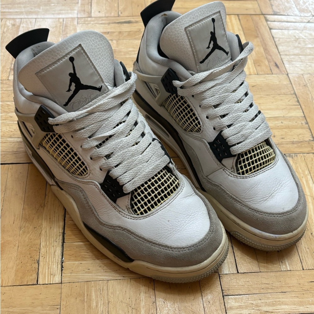 Air Jordan 4 Retro "Military Black" sneakers- Size 9